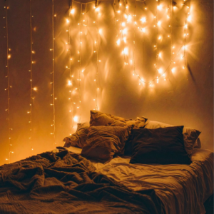 寝る前には照明を暗めにして